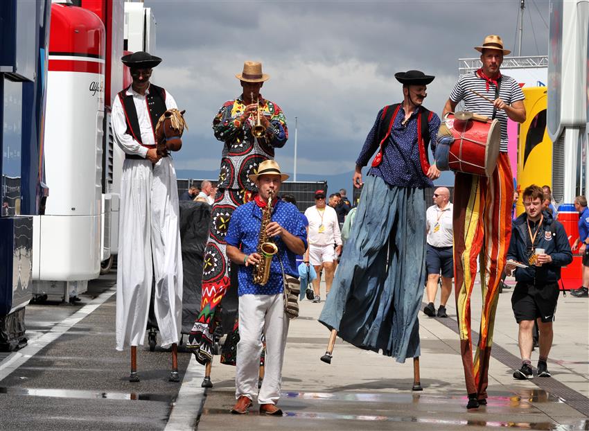 Exclusive Aramco F1® Pit Lane Walk